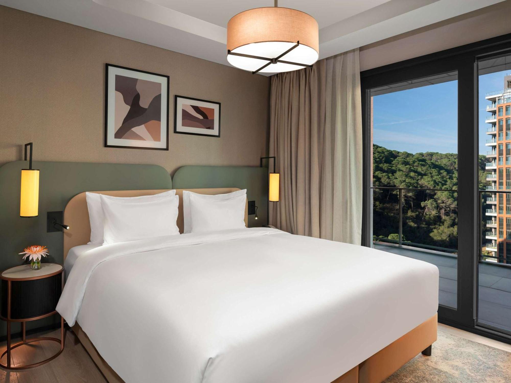 Hotel Moevenpick Living Istanbul Saklivadi Esterno foto