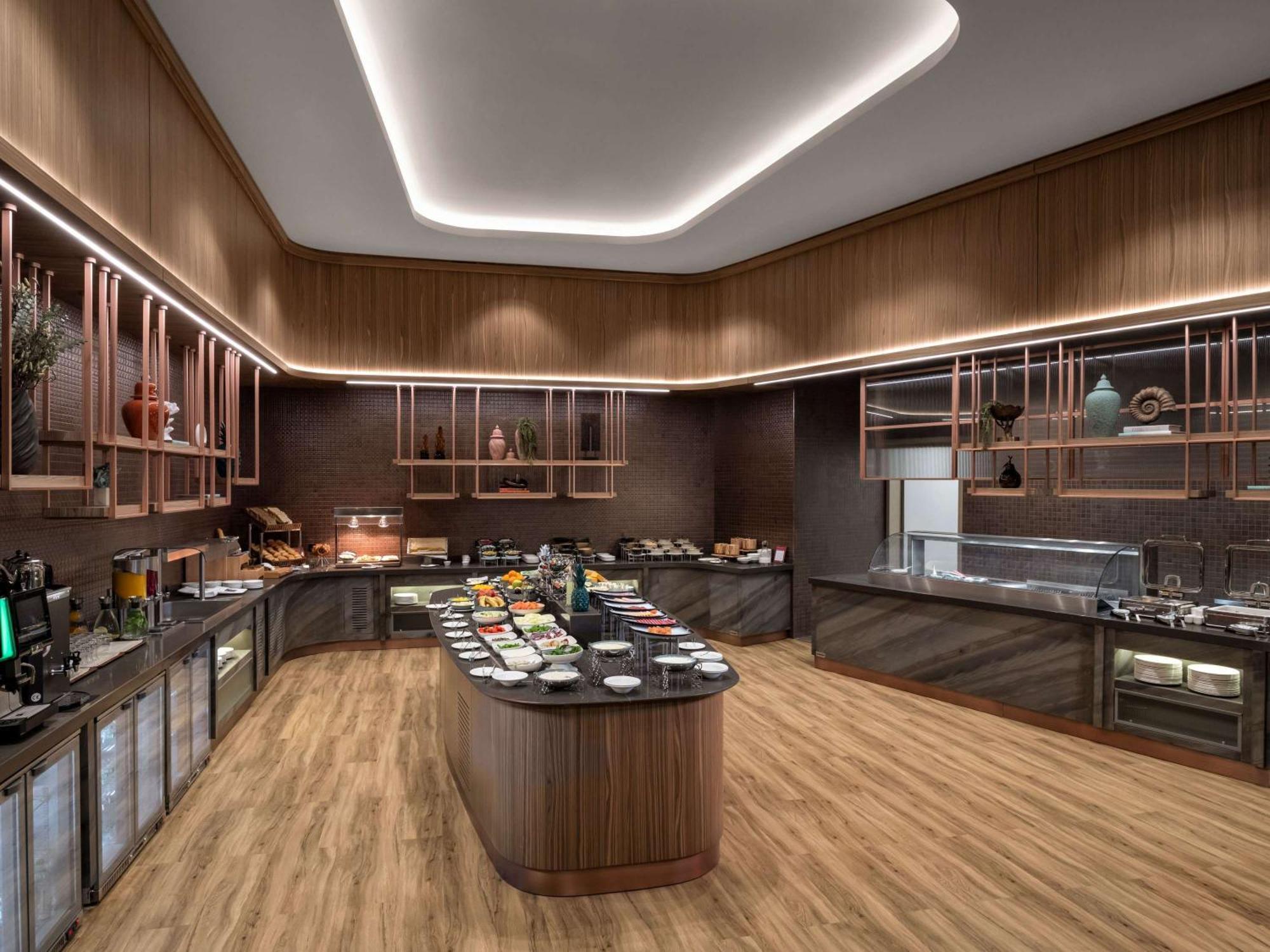 Hotel Moevenpick Living Istanbul Saklivadi Esterno foto