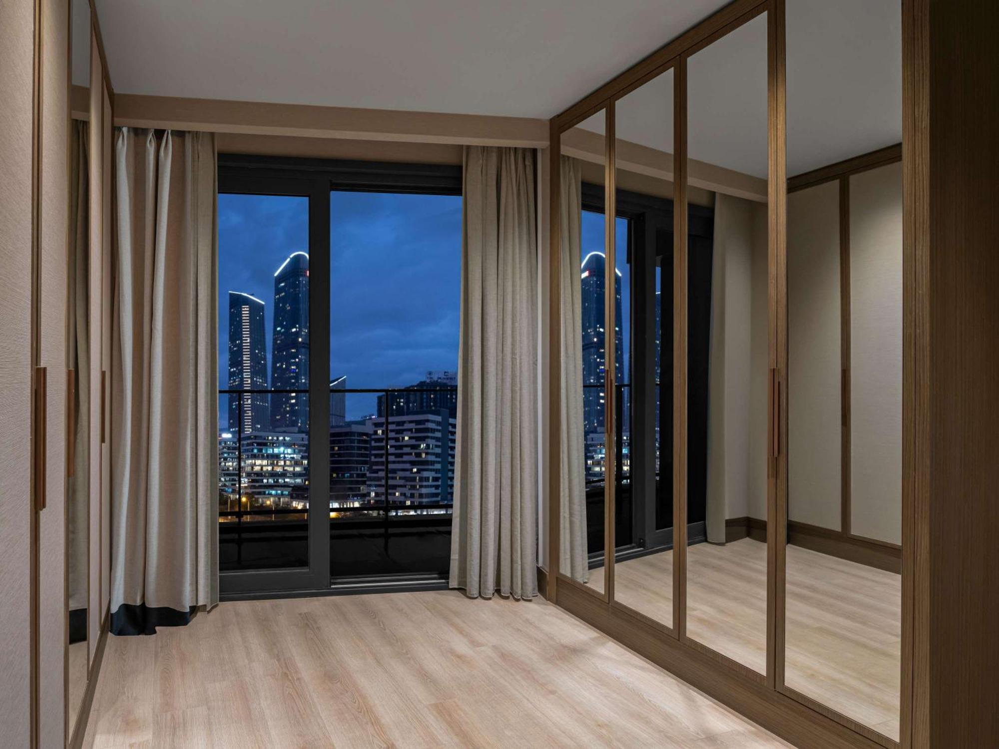 Hotel Moevenpick Living Istanbul Saklivadi Esterno foto