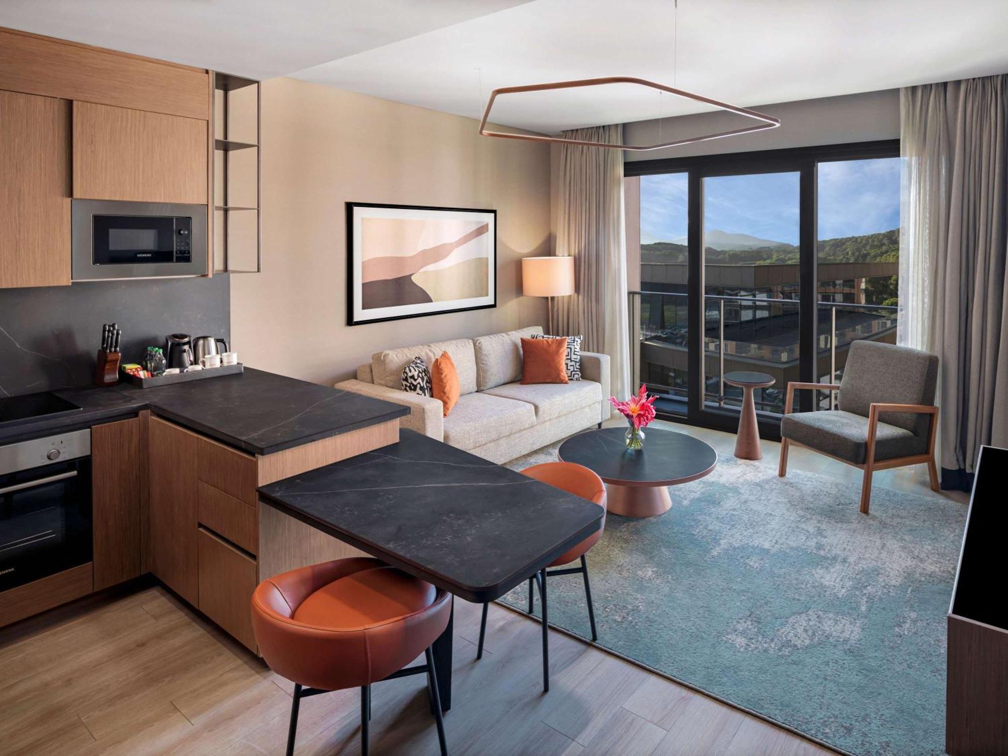 Hotel Moevenpick Living Istanbul Saklivadi Esterno foto