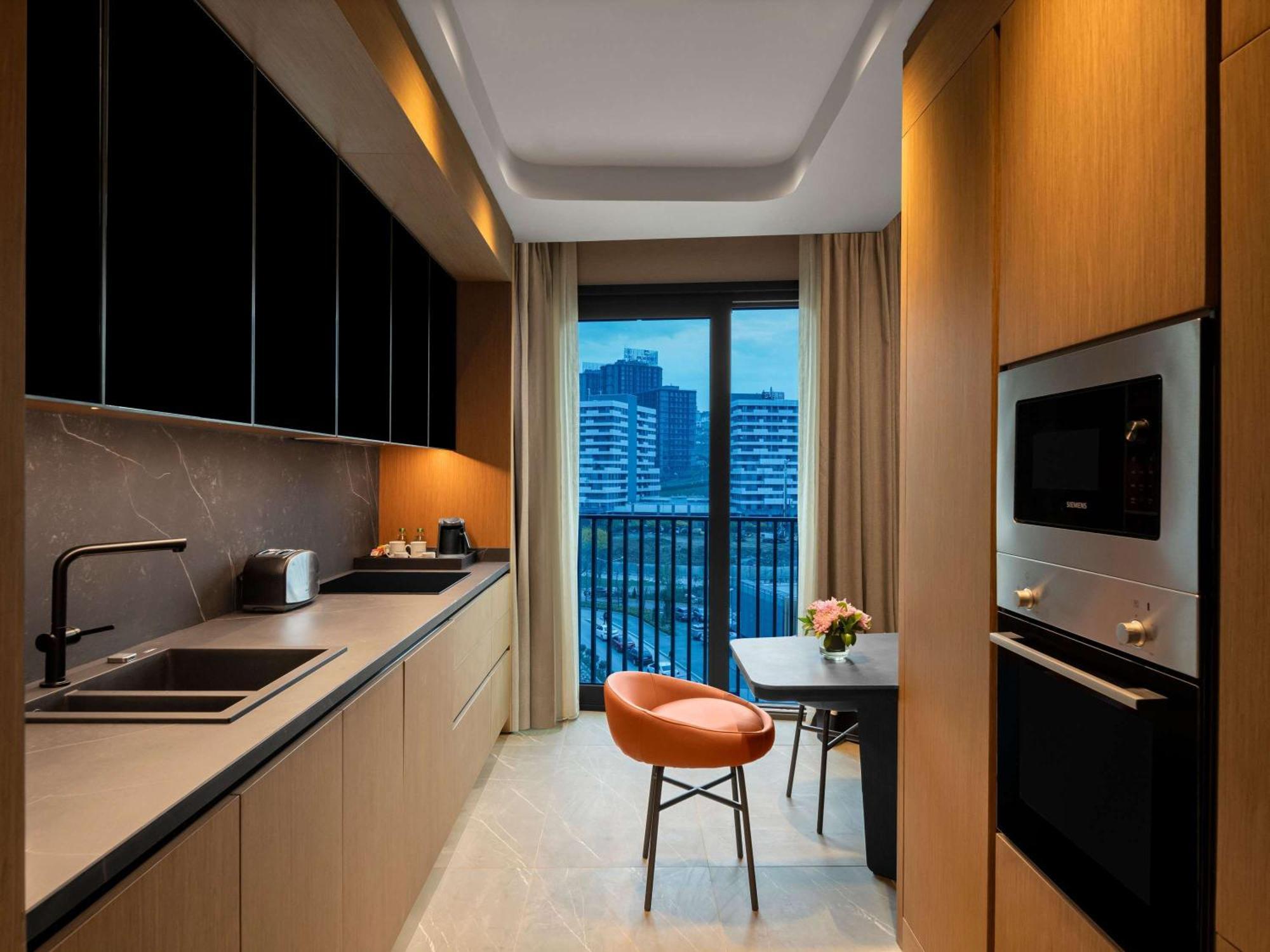 Hotel Moevenpick Living Istanbul Saklivadi Esterno foto
