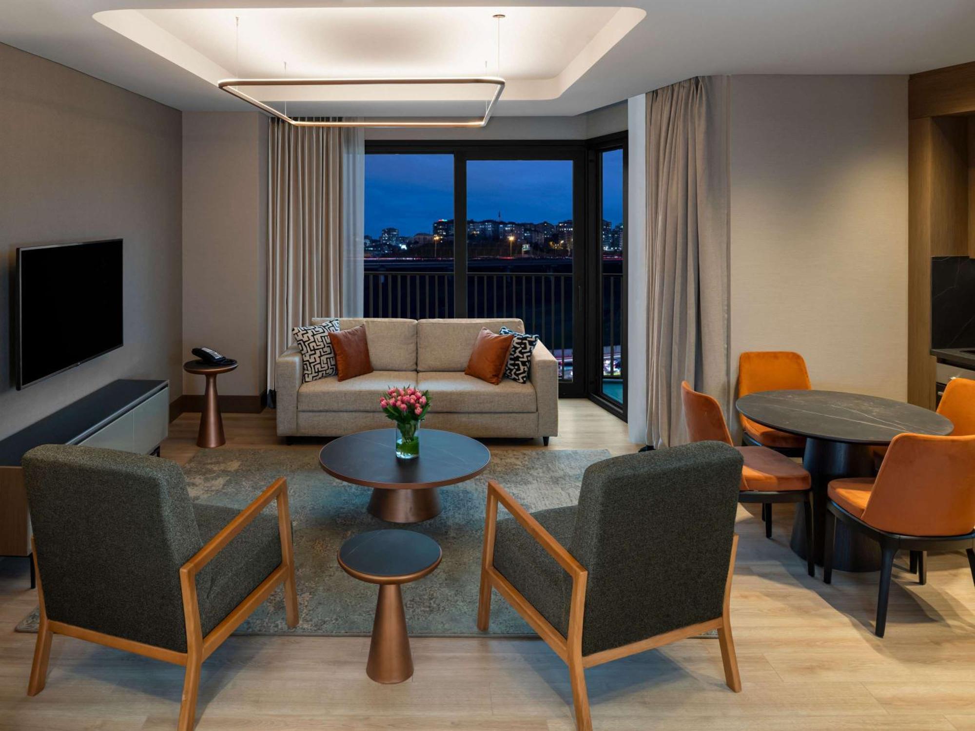 Hotel Moevenpick Living Istanbul Saklivadi Esterno foto