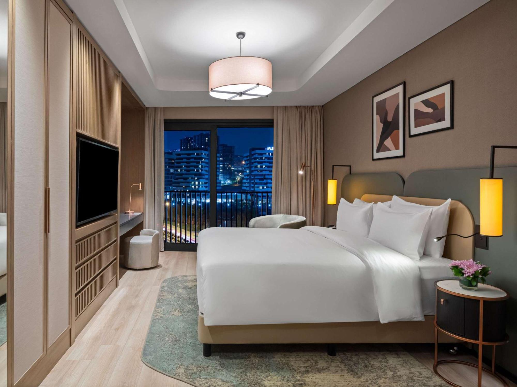 Hotel Moevenpick Living Istanbul Saklivadi Esterno foto