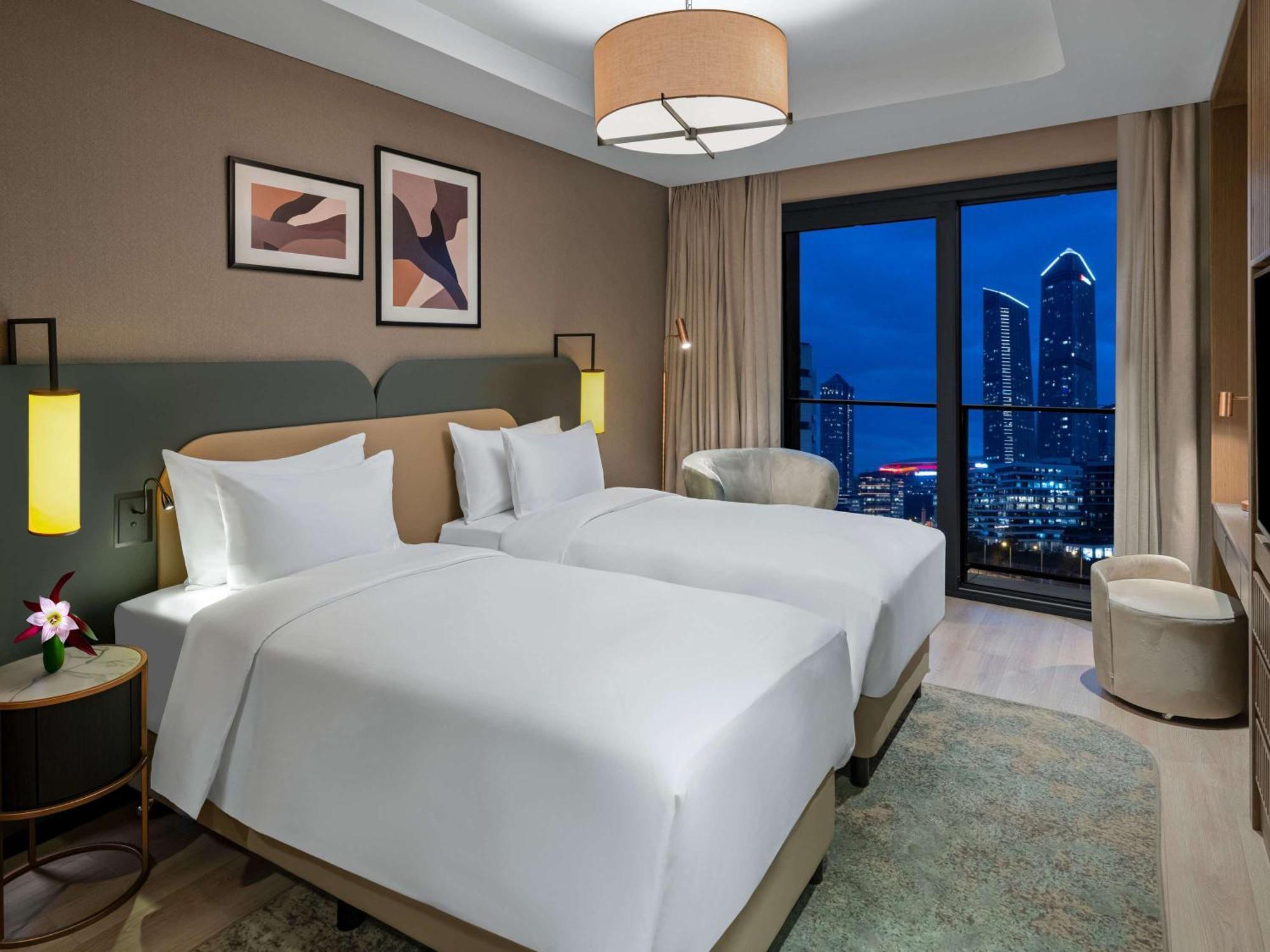 Hotel Moevenpick Living Istanbul Saklivadi Esterno foto