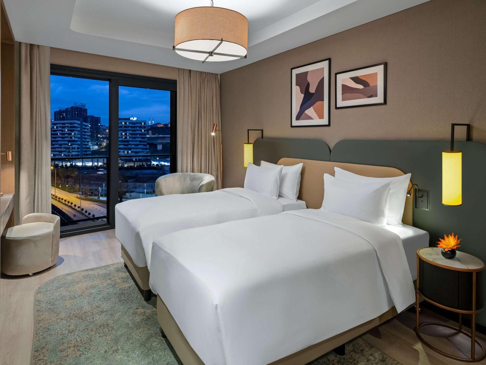 Hotel Moevenpick Living Istanbul Saklivadi Esterno foto